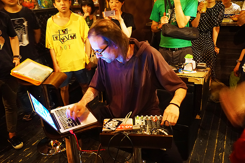 『...』 a.k.a Nikola Mounoud （from Switzerland）